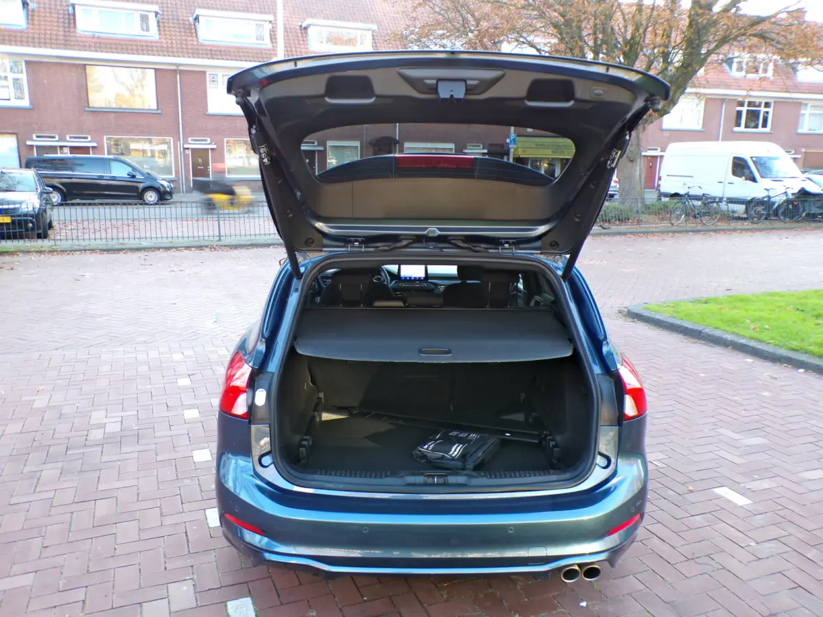 1.0 EcoBoost Hybrid ST Line X Business historie bekend