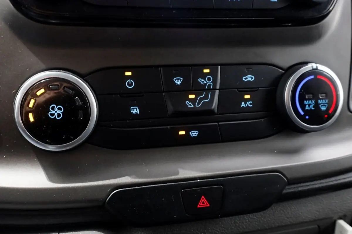 2.0 TDCI 130pk Automaat L2H1 Trend Airco/Carplay/Camera 09-2023
