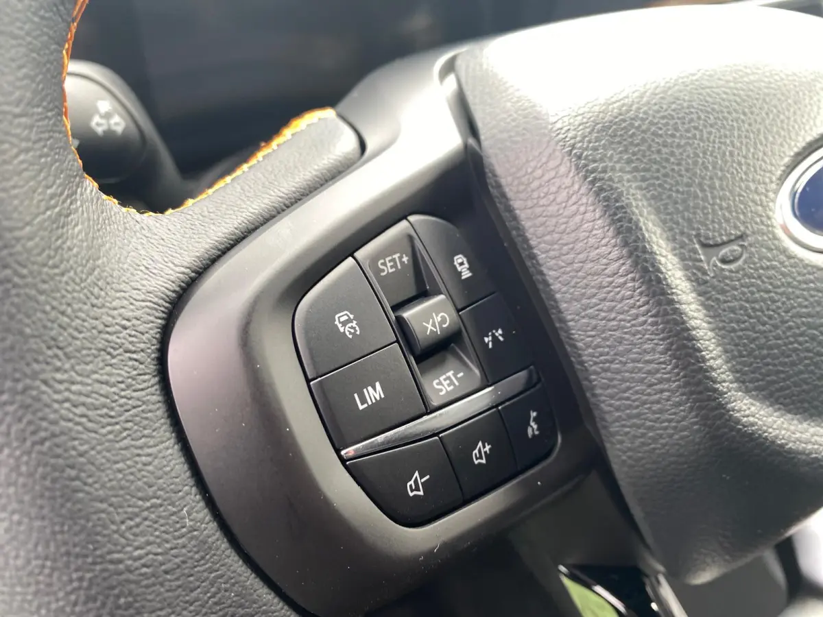 Wildtrak PHEV 278PK | Trekhaak | Blis | 12" Infotainment scherm met SYNC 4 | Elektrisch 8-weg verstelbare en verwarmbare stoelen | 18" Lichtmetalen velgen | Power Rollertop