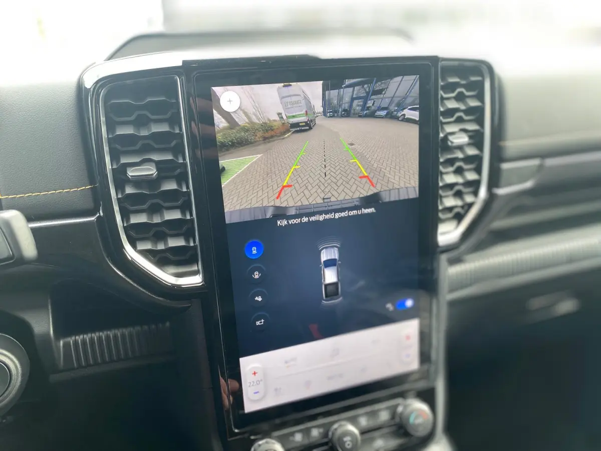 Wildtrak PHEV 278PK | Trekhaak | Blis | 12" Infotainment scherm met SYNC 4 | Elektrisch 8-weg verstelbare en verwarmbare stoelen | 18" Lichtmetalen velgen | Power Rollertop
