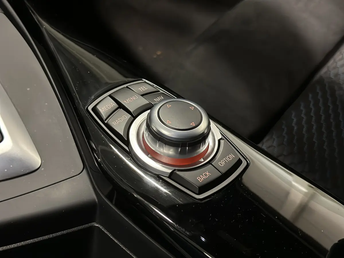 118i LCI | M-SPORT | **55260KM** | NL AUTO | Alcantara | Navi | Cruise Control | LED |