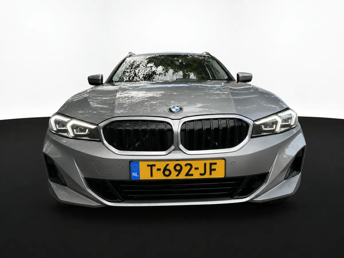 NEW 318IA 2.0 156PK AUT. NAVI/LED/PDC/CARPLAY