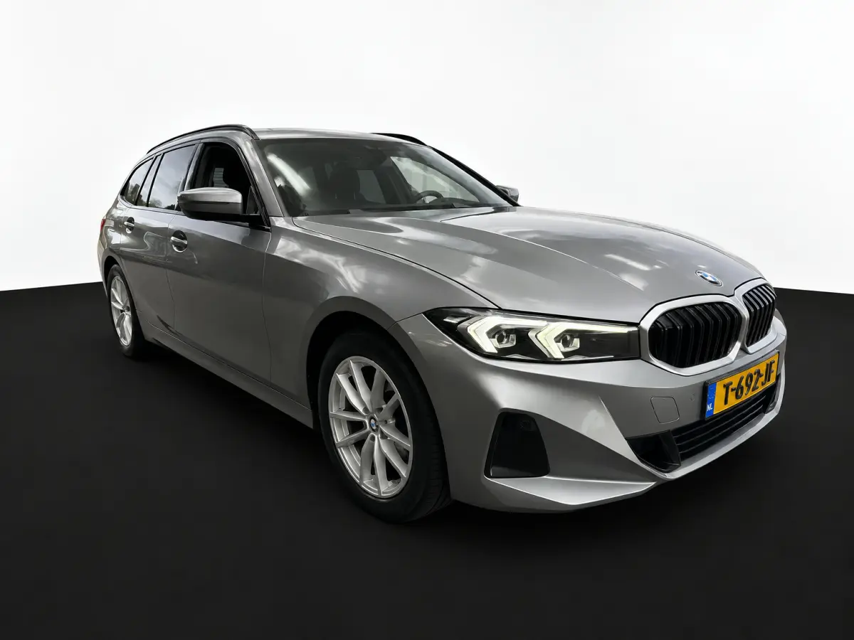 NEW 318IA 2.0 156PK AUT. NAVI/LED/PDC/CARPLAY
