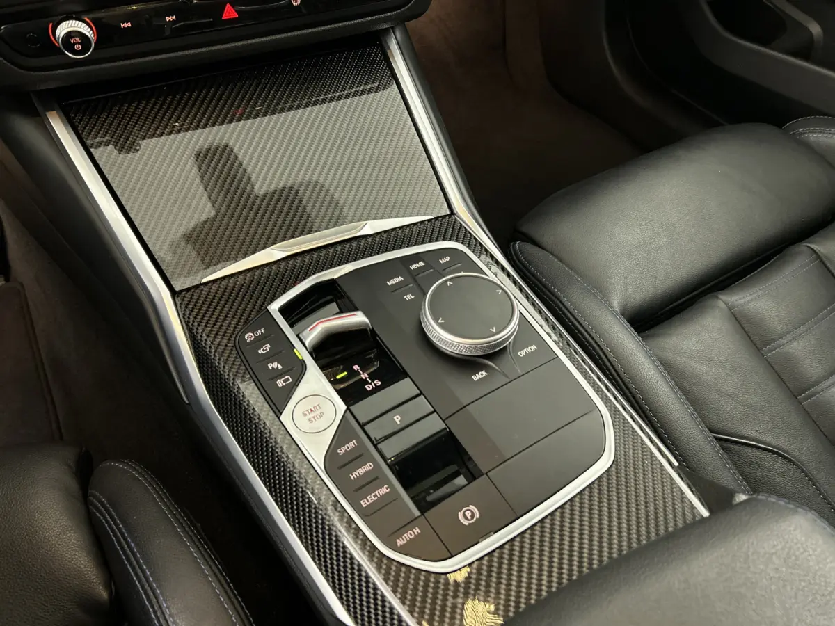 330e xDrive M-Sport Pro Schuifdak/M3-Stoelen/Memory/HUD