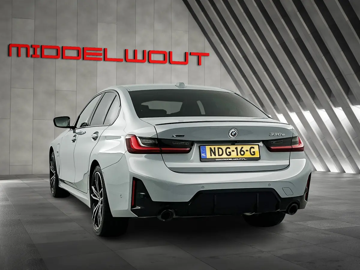 330e xDrive M-Sport Pro Schuifdak/M3-Stoelen/Memory/HUD
