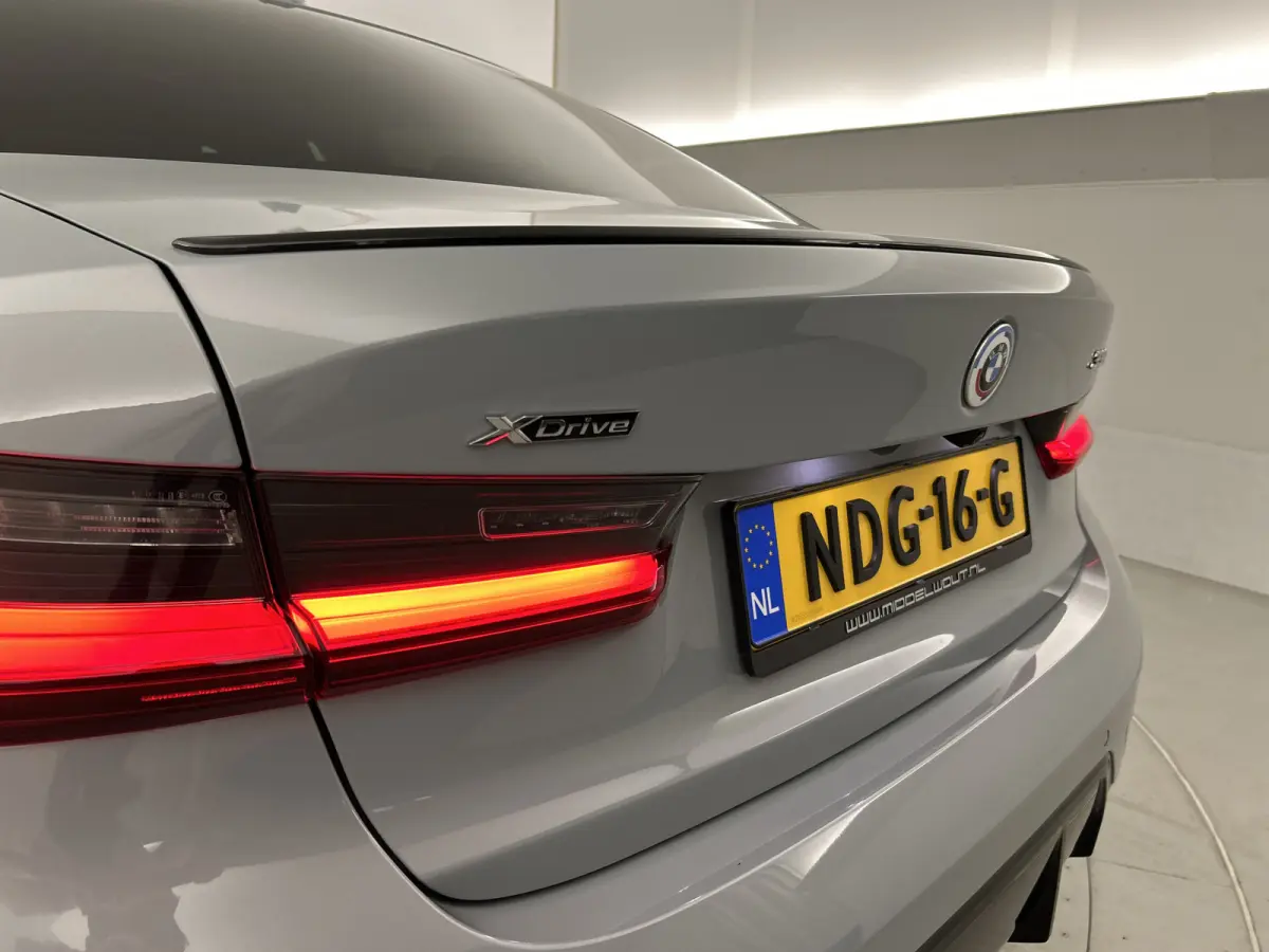 330e xDrive M-Sport Pro Schuifdak/M3-Stoelen/Memory/HUD