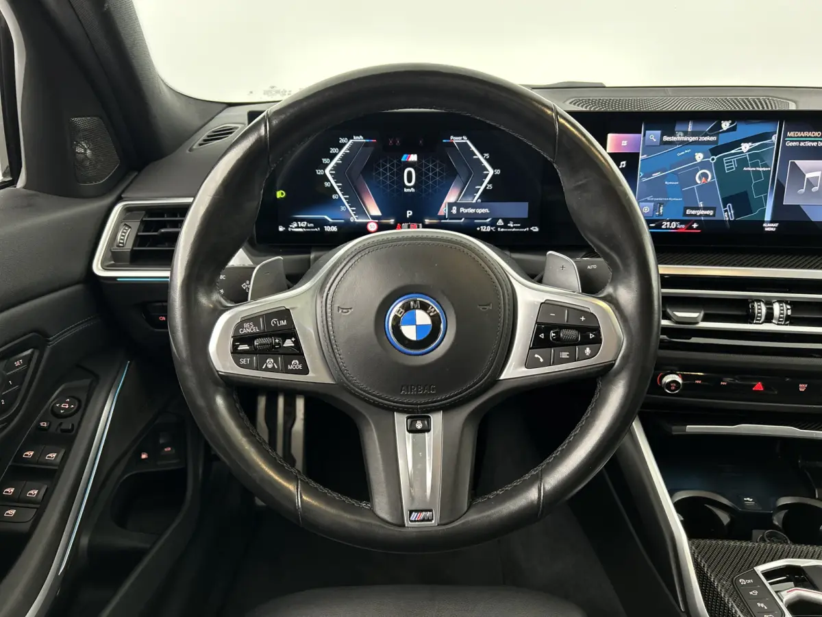 330e xDrive M-Sport Pro Schuifdak/M3-Stoelen/Memory/HUD