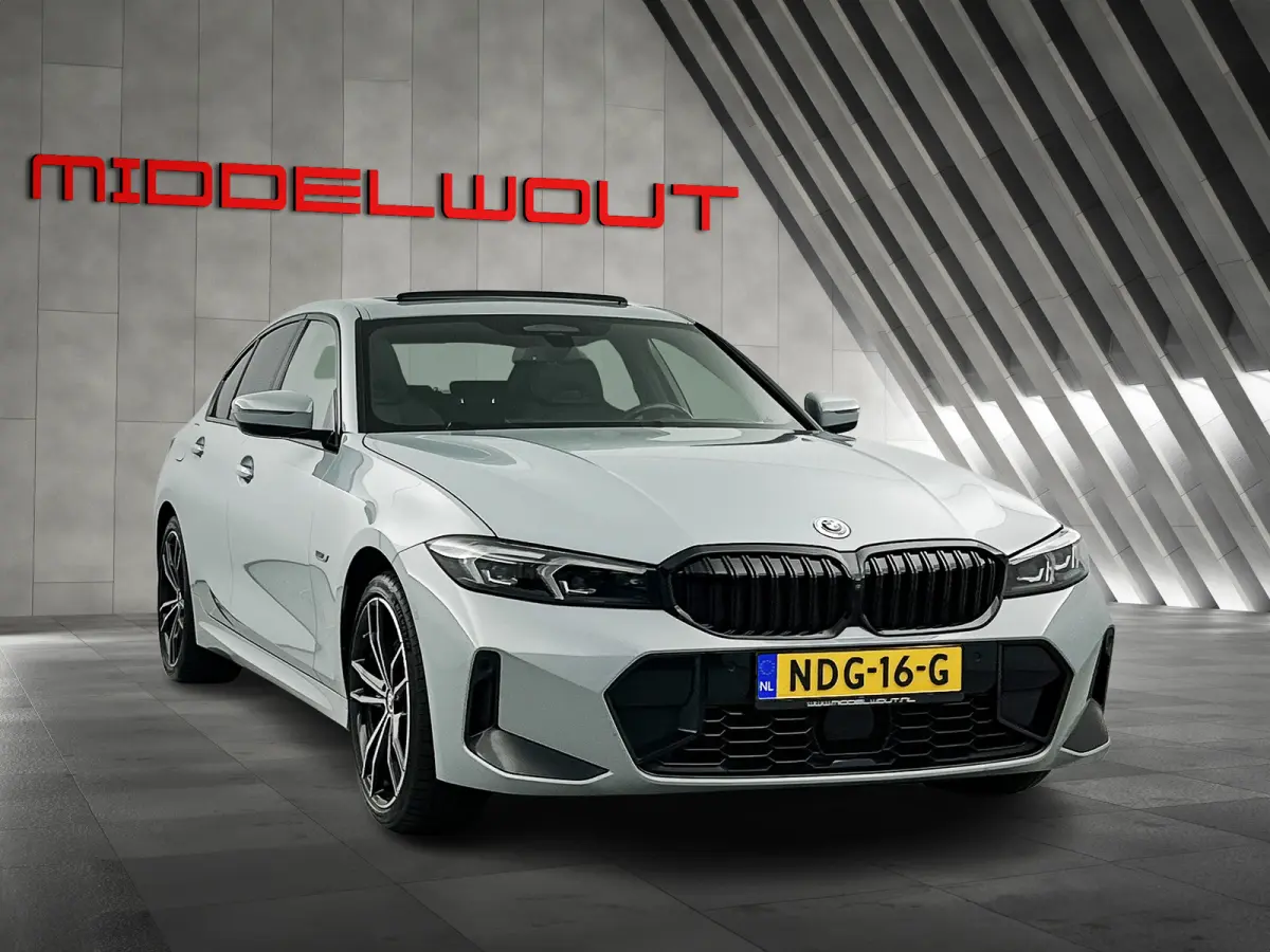 330e xDrive M-Sport Pro Schuifdak/M3-Stoelen/Memory/HUD