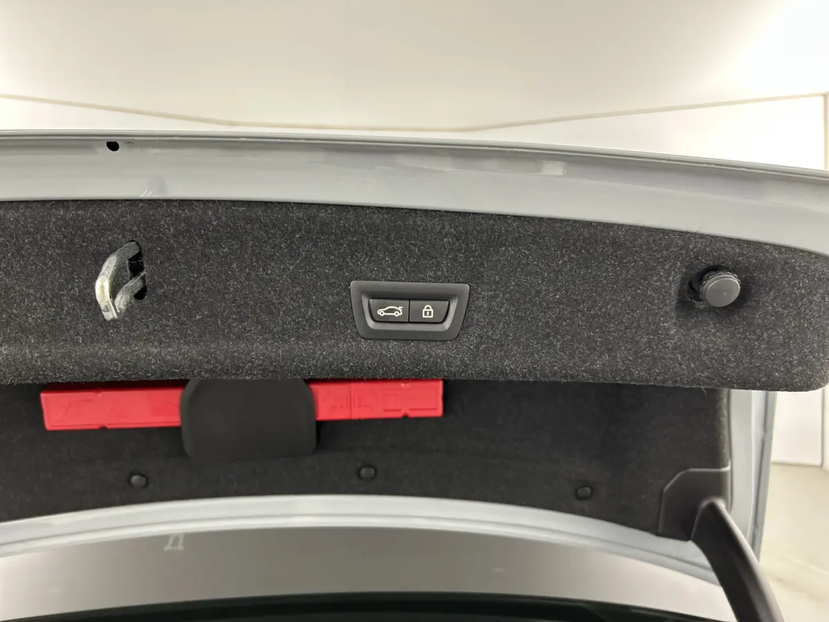 330e xDrive M-Sport Pro Schuifdak/M3-Stoelen/Memory/HUD