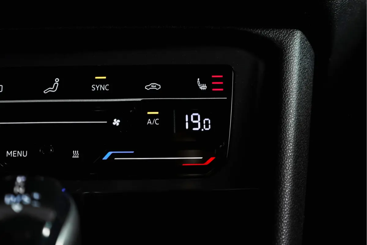 1.5 TSI R-Line Business+ | Elek. Trekhaak | S/K-Panodak | Dig. Cockpit | Adapt. Cruise | Stoel-+Stuurverw. | PDC | Camera | NAV + Carplay/Android | ECC | Elek. Klep | LM 20" |