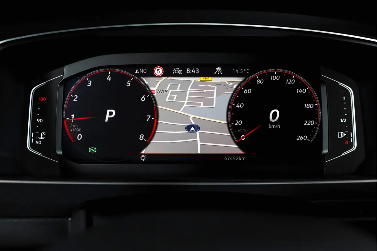 1.5 TSI R-Line Business+ | Elek. Trekhaak | S/K-Panodak | Dig. Cockpit | Adapt. Cruise | Stoel-+Stuurverw. | PDC | Camera | NAV + Carplay/Android | ECC | Elek. Klep | LM 20" |