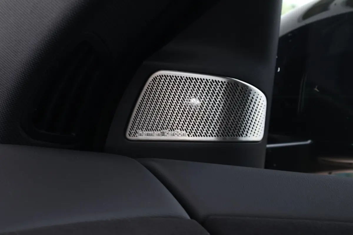 40 eDrive 83 kWh | Sport Pakket Pro | Panorama Dak | Trekhaak | Harman Kardon | Head-Up |