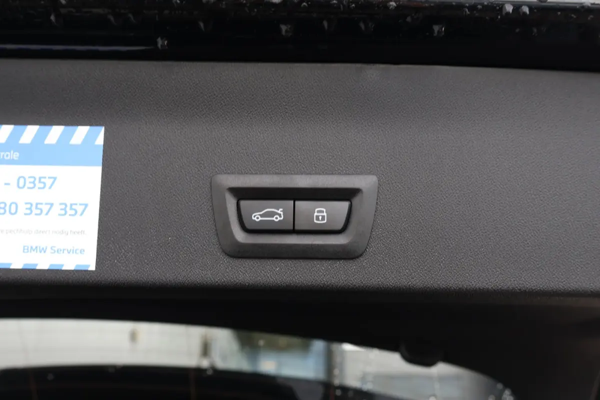 40 eDrive 83 kWh | Sport Pakket Pro | Panorama Dak | Trekhaak | Harman Kardon | Head-Up |