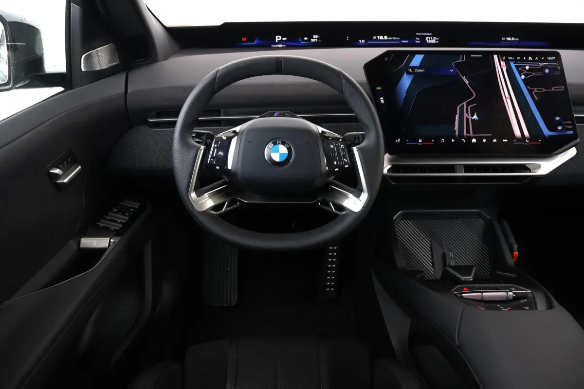 40 eDrive 83 kWh | Sport Pakket Pro | Panorama Dak | Trekhaak | Harman Kardon | Head-Up |