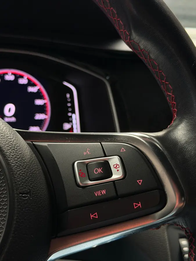 2.0 TSI GTI CarPlay Camera