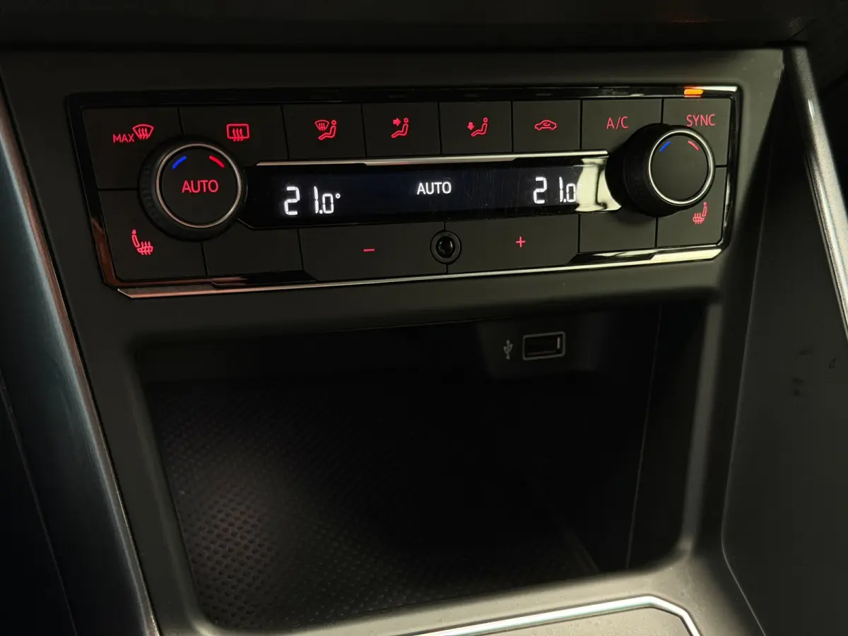 2.0 TSI GTI CarPlay Camera