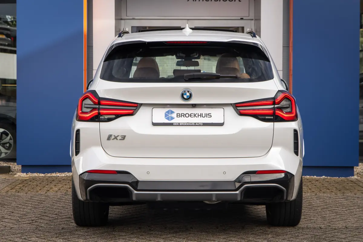 Executive 80 kWh | SOH 98% | Pano | Trekhaak | Leder+memory | Camera | Cruise adaptief | Elektrisch bedienbare achterklep | Stoelverwarming | Achteruitrijcamera | Apple Carplay/Android Auto|