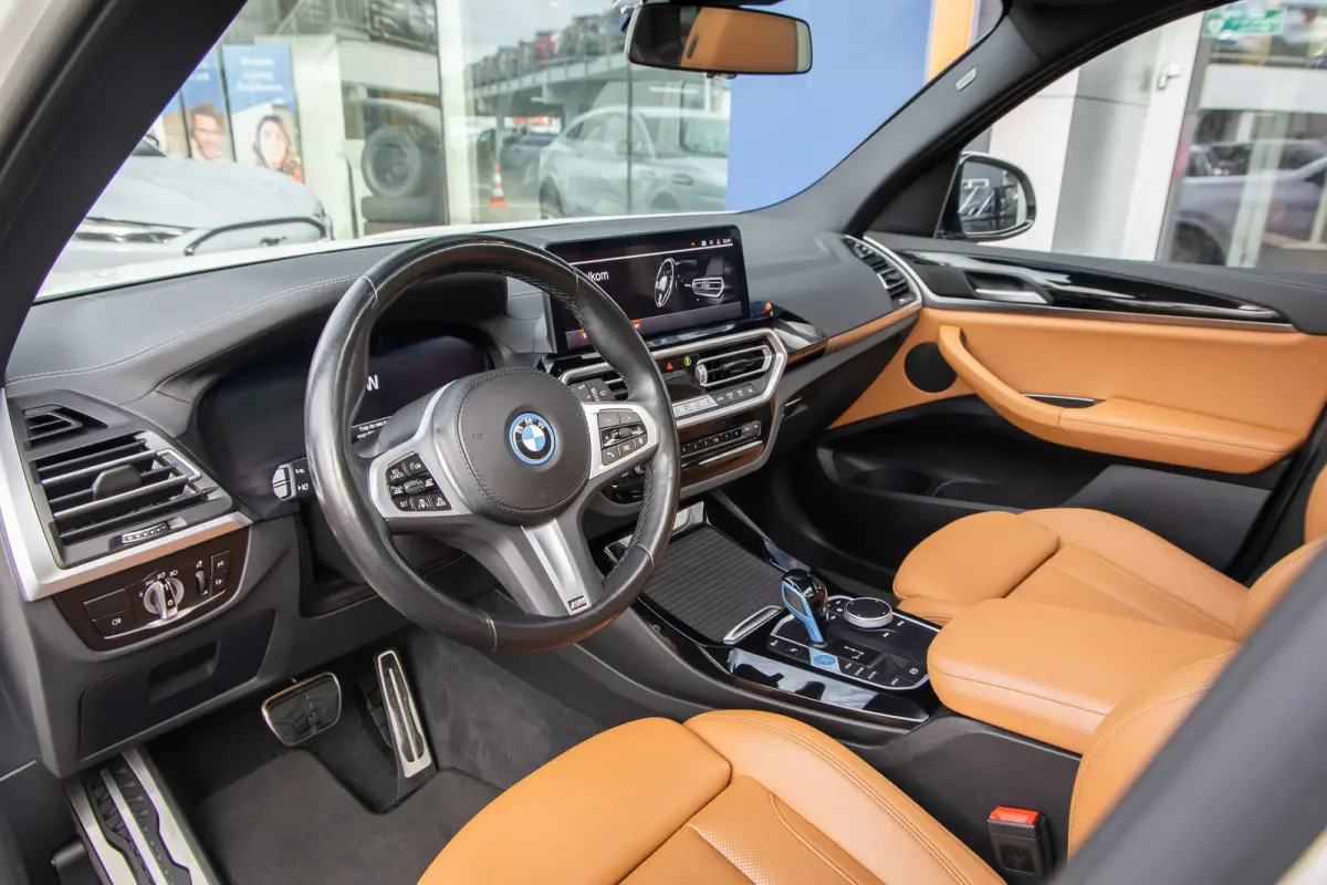 Executive 80 kWh | SOH 98% | Pano | Trekhaak | Leder+memory | Camera | Cruise adaptief | Elektrisch bedienbare achterklep | Stoelverwarming | Achteruitrijcamera | Apple Carplay/Android Auto|
