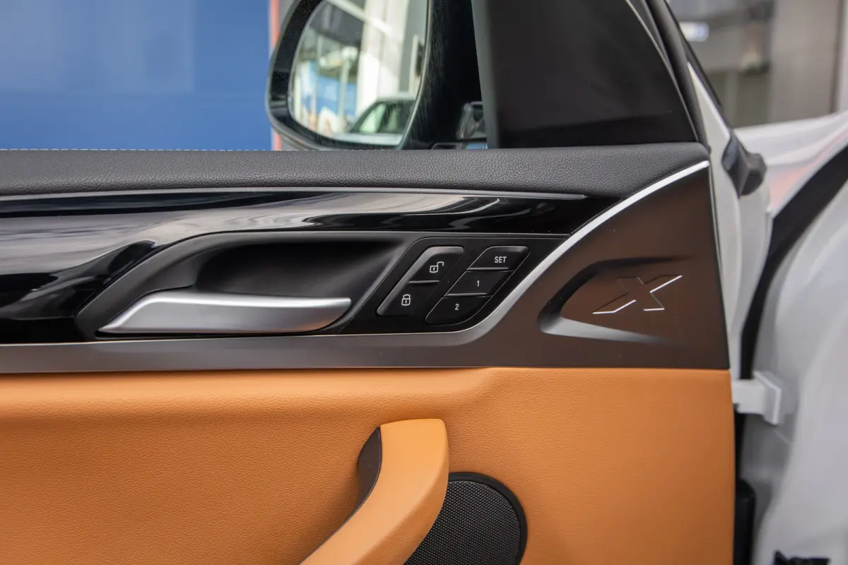 Executive 80 kWh | SOH 98% | Pano | Trekhaak | Leder+memory | Camera | Cruise adaptief | Elektrisch bedienbare achterklep | Stoelverwarming | Achteruitrijcamera | Apple Carplay/Android Auto|
