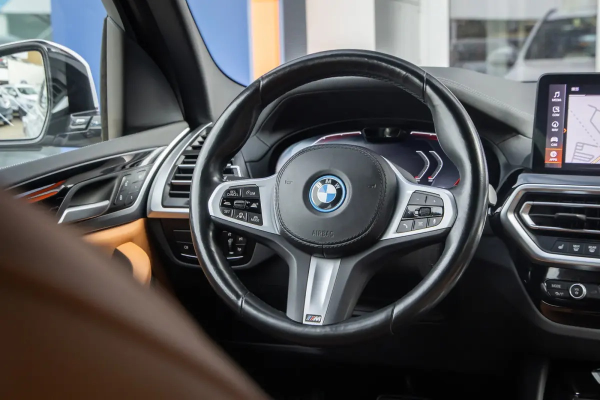 Executive 80 kWh | SOH 98% | Pano | Trekhaak | Leder+memory | Camera | Cruise adaptief | Elektrisch bedienbare achterklep | Stoelverwarming | Achteruitrijcamera | Apple Carplay/Android Auto|