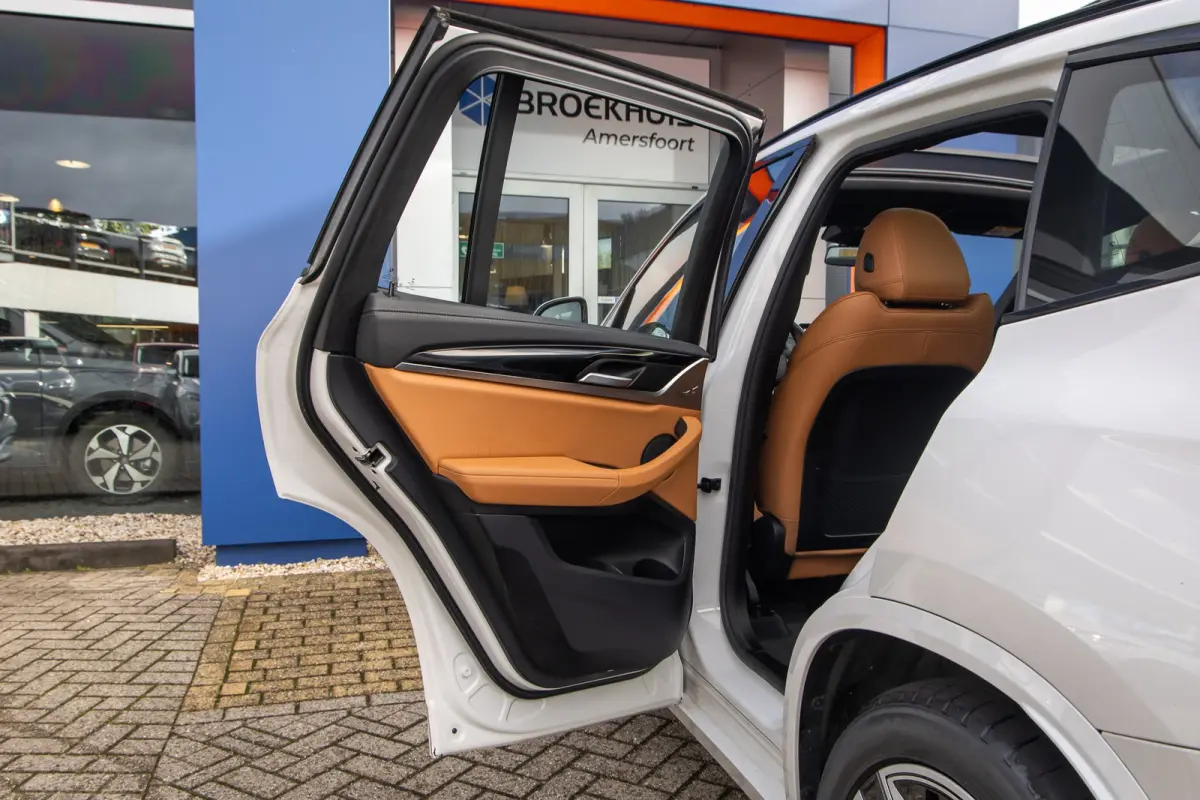 Executive 80 kWh | SOH 98% | Pano | Trekhaak | Leder+memory | Camera | Cruise adaptief | Elektrisch bedienbare achterklep | Stoelverwarming | Achteruitrijcamera | Apple Carplay/Android Auto|