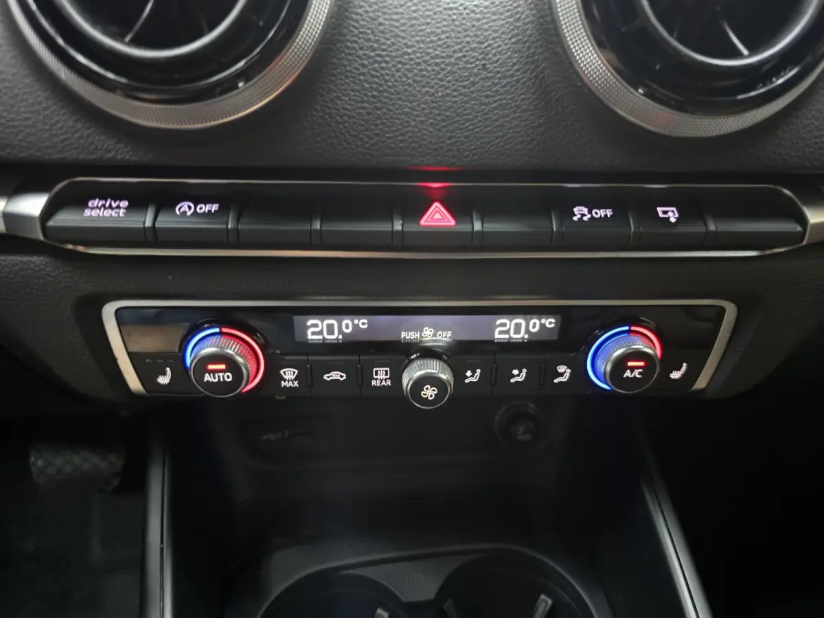 1.0 TFSI Sport Lease Edition Full LED Leder Navi Clima Cruise LM