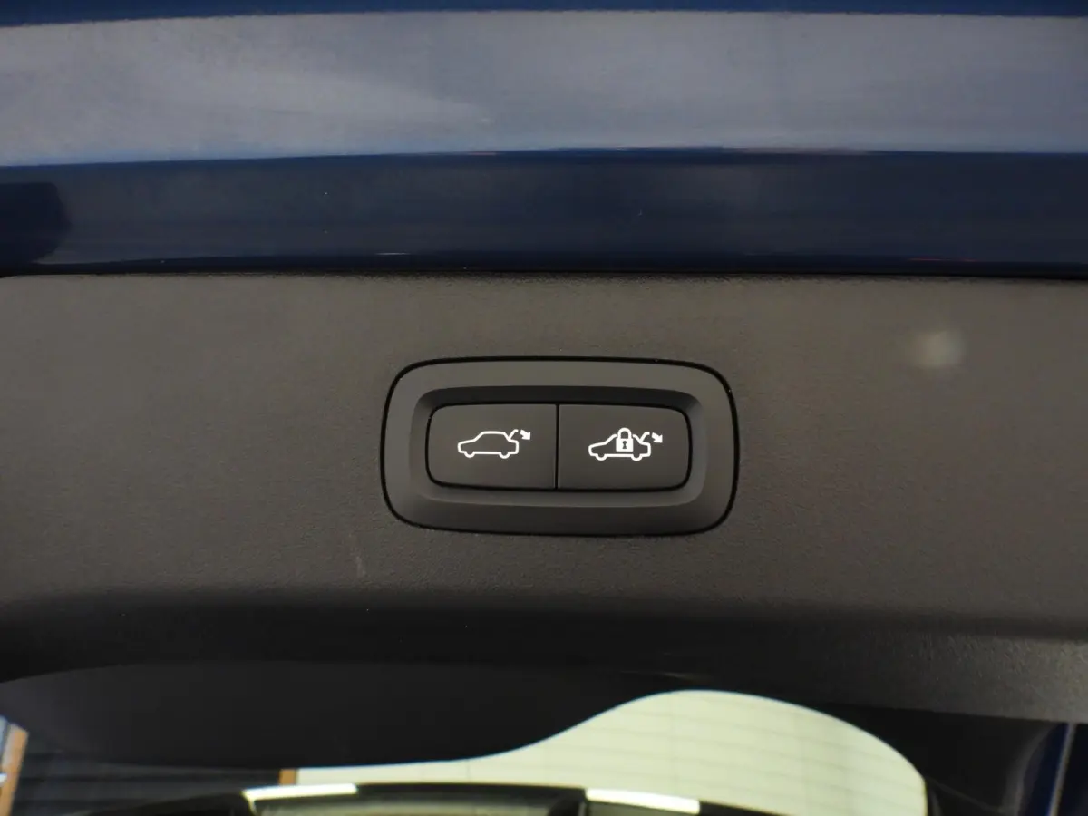 1.5 PHEV BlackLine ZWARTE HEMEL/360CAM/SCHUIFDAK/LED/20"LMV!
