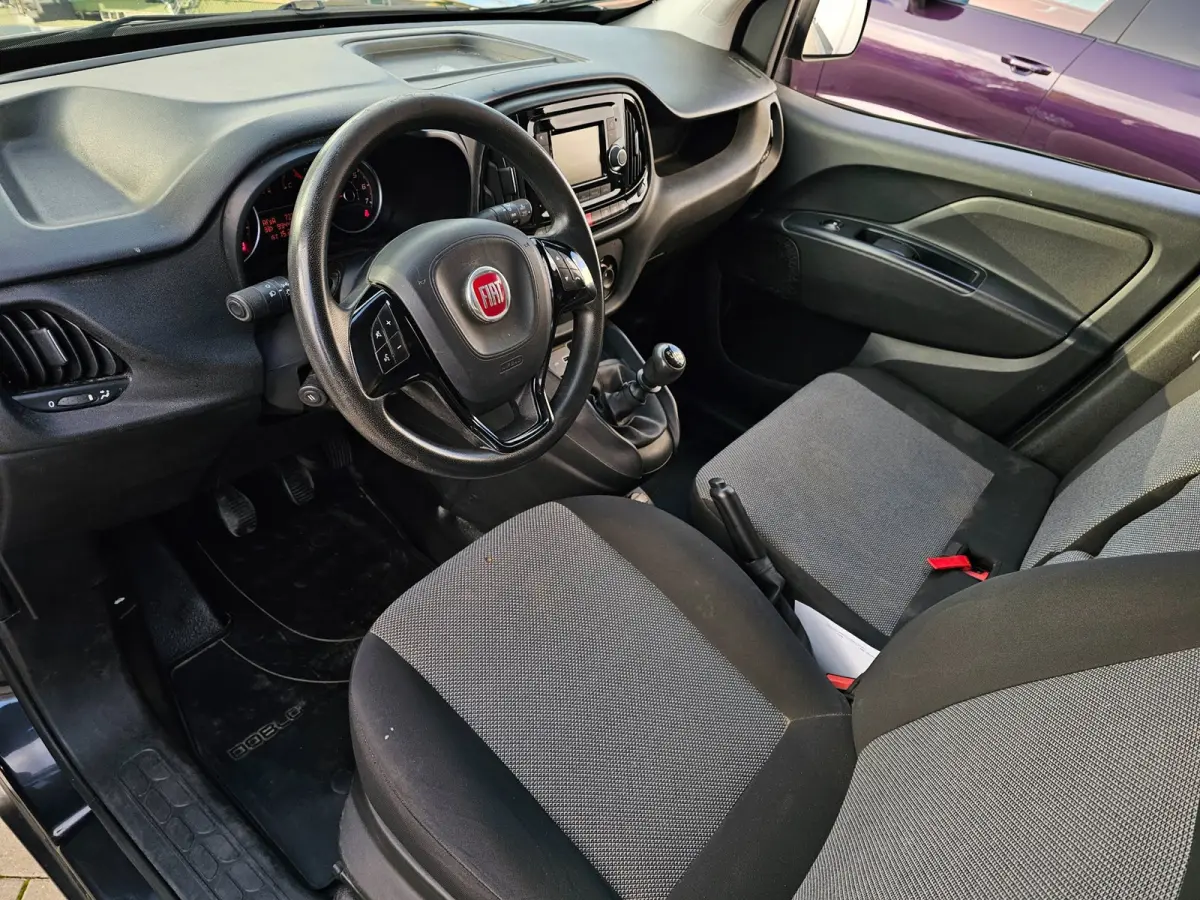 1.6 MJ bj 2020 Professional 3pers Navi/Airco/Cruise Nw.APK bij aflevering! Euro 6 Nette auto!