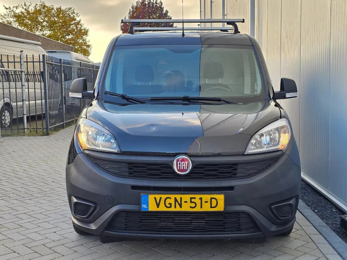 1.6 MJ bj 2020 Professional 3pers Navi/Airco/Cruise Nw.APK bij aflevering! Euro 6 Nette auto!