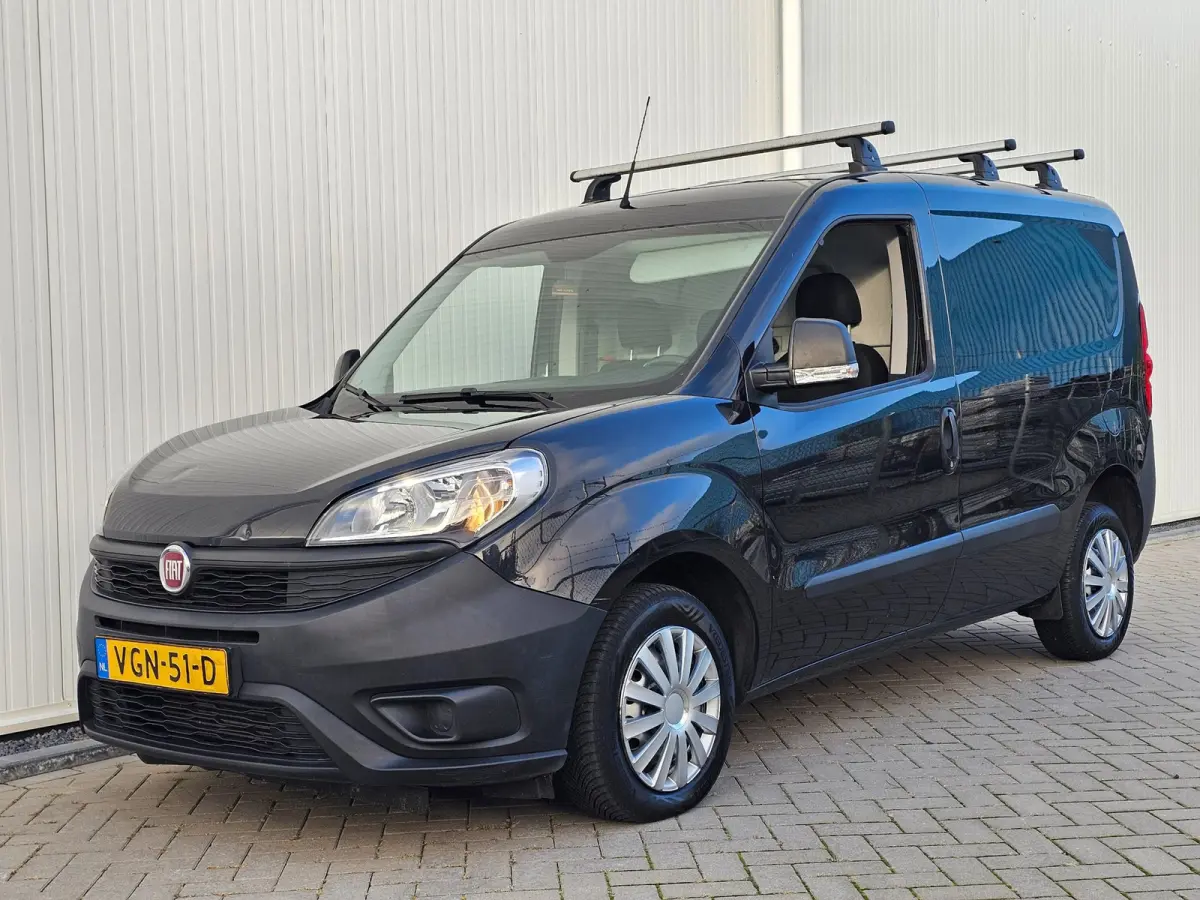 1.6 MJ bj 2020 Professional 3pers Navi/Airco/Cruise Nw.APK bij aflevering! Euro 6 Nette auto!