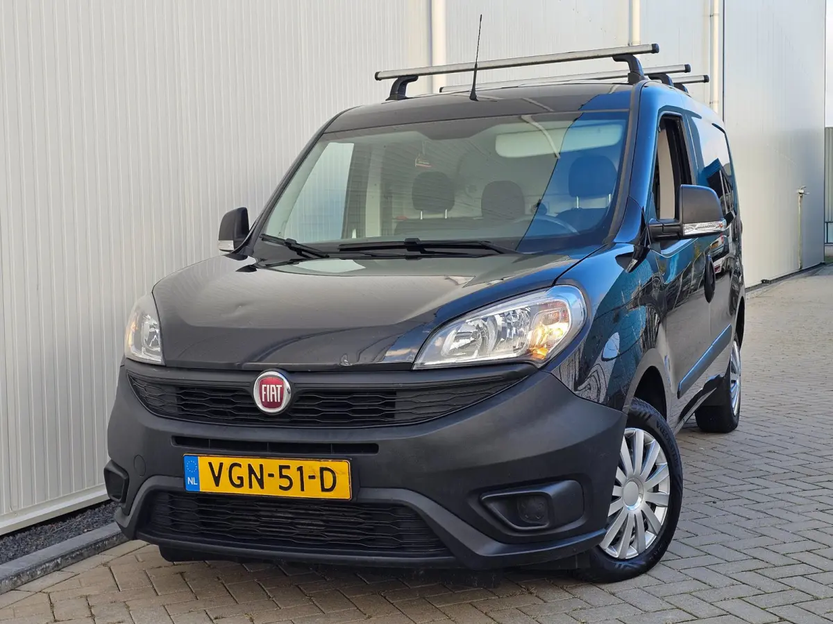 1.6 MJ bj 2020 Professional 3pers Navi/Airco/Cruise Nw.APK bij aflevering! Euro 6 Nette auto!