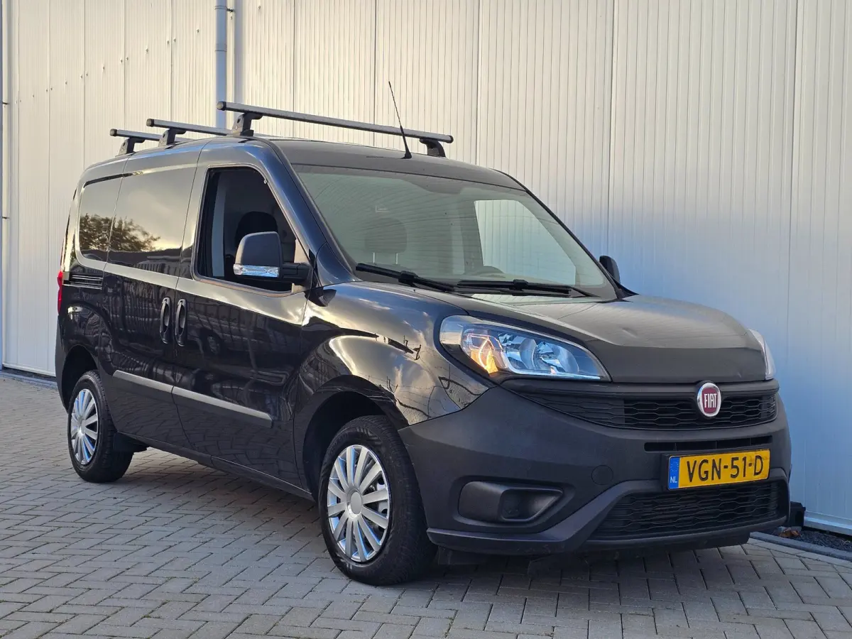 1.6 MJ bj 2020 Professional 3pers Navi/Airco/Cruise Nw.APK bij aflevering! Euro 6 Nette auto!
