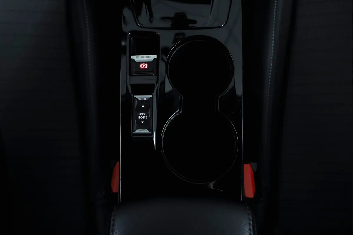 1.2 PureTech Blue Lease Allure 131 PK | Trekhaak | Cruise | PDC | Camera | Carplay/Android | ECC | LM 17" |