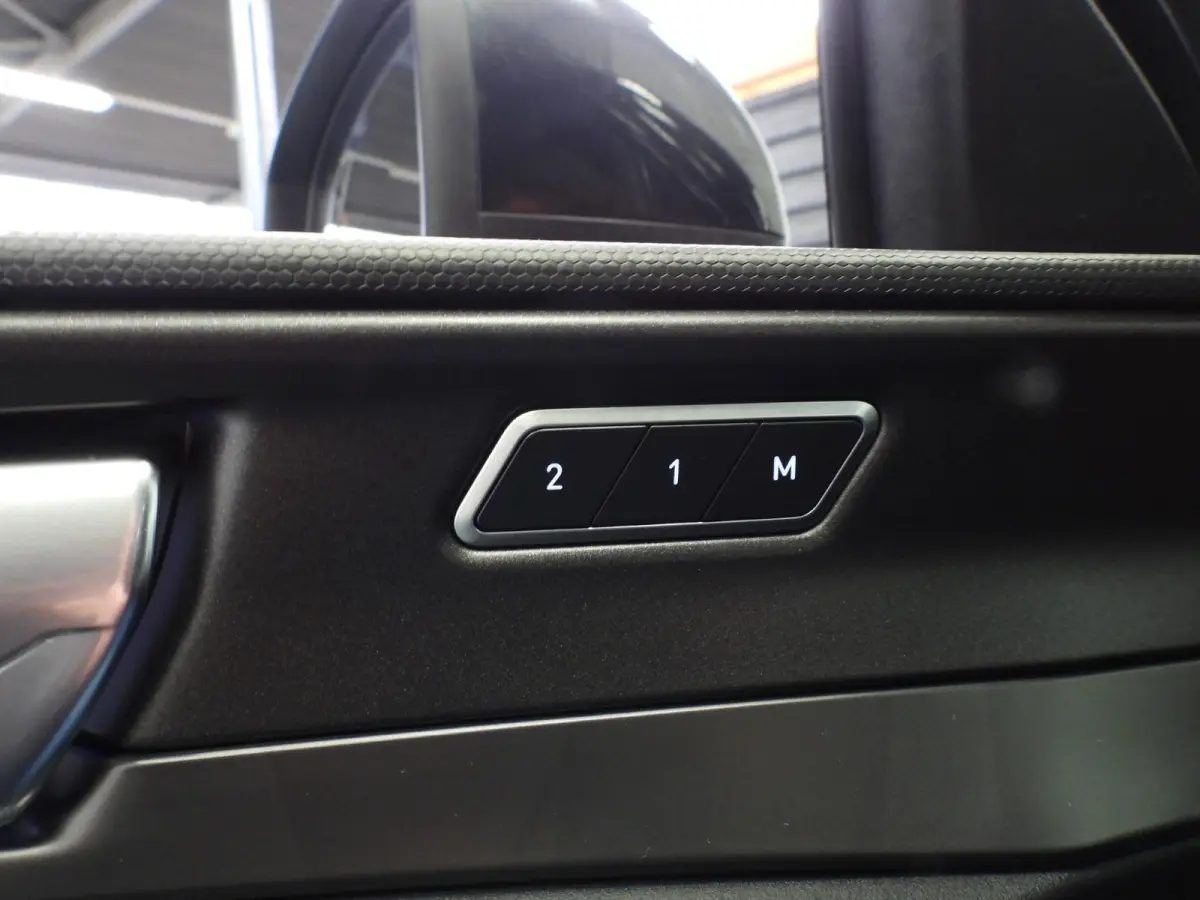 1.5 PHEV BlackLine NAVI/360CAM/SCHUIFDAK/LED/20"LMV!
