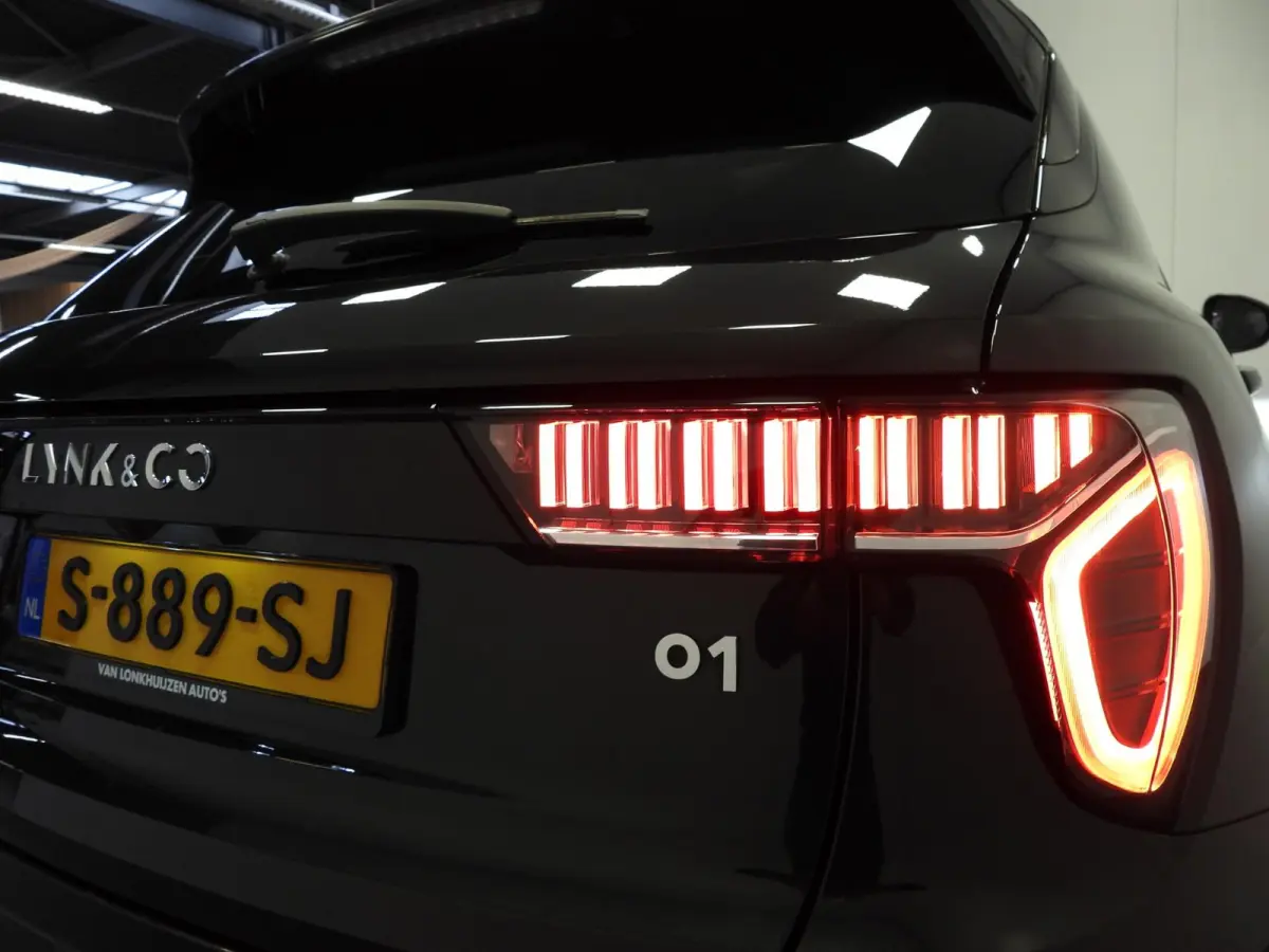 1.5 PHEV BlackLine NAVI/360CAM/SCHUIFDAK/LED/20"LMV!