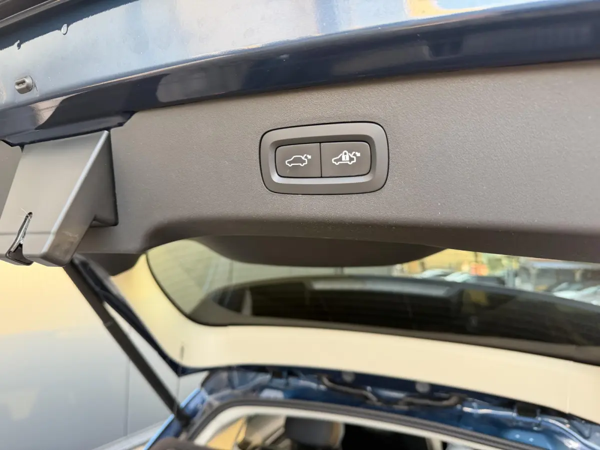 1.5 20"/Panoramadak/Memory + stoelverwarming/Elektrische klep/Dodehoek/Adaptieve cruise/360 camera/Infinity audio