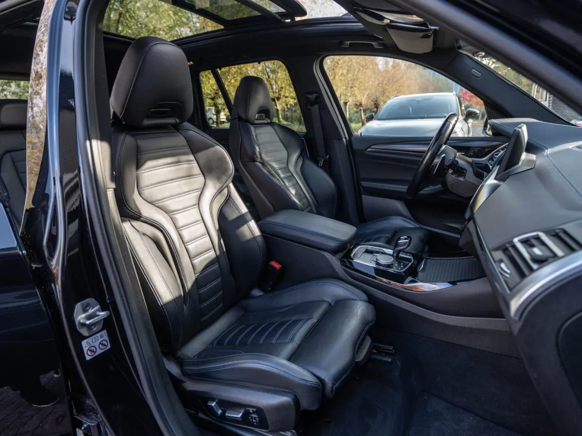 XDrive30e High Executive M Seats/Pano/H&K/Laser/HuD