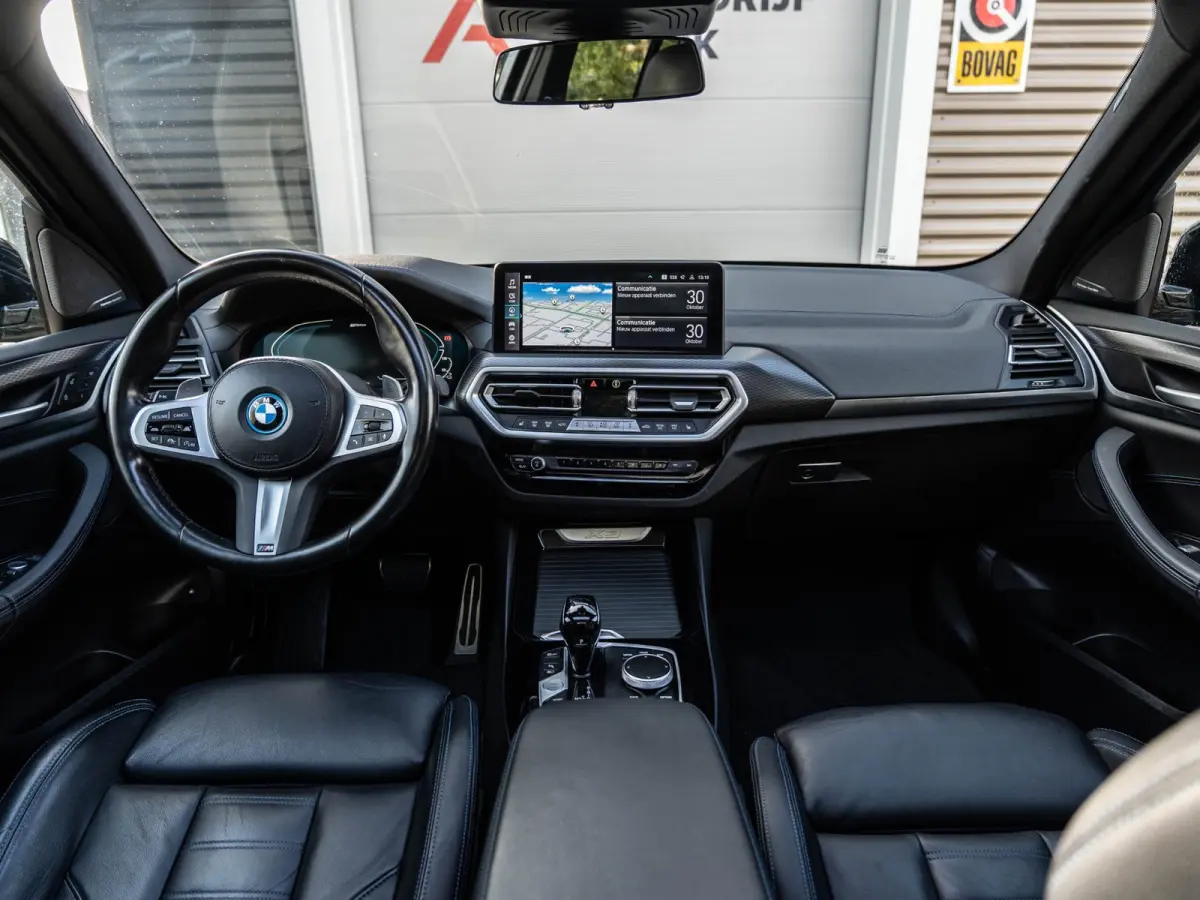 XDrive30e High Executive M Seats/Pano/H&K/Laser/HuD