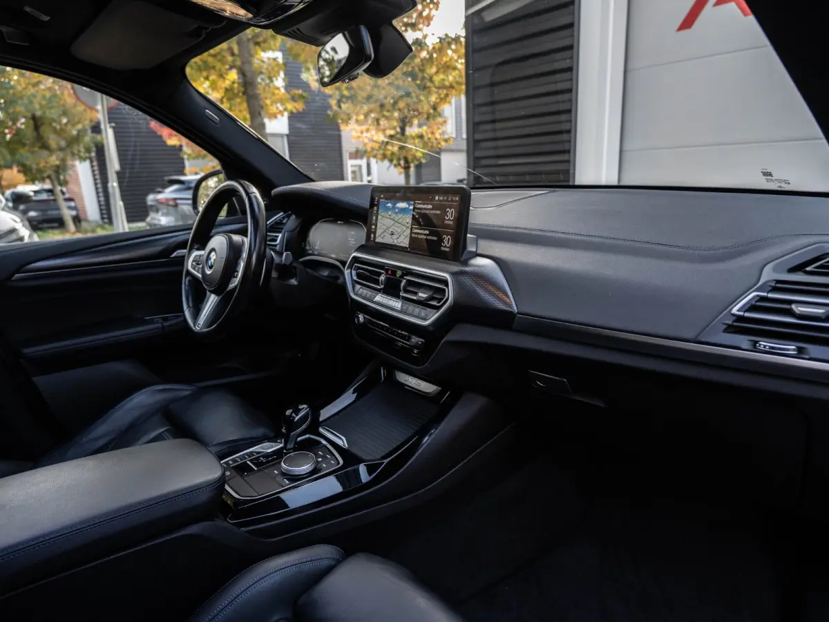 XDrive30e High Executive M Seats/Pano/H&K/Laser/HuD