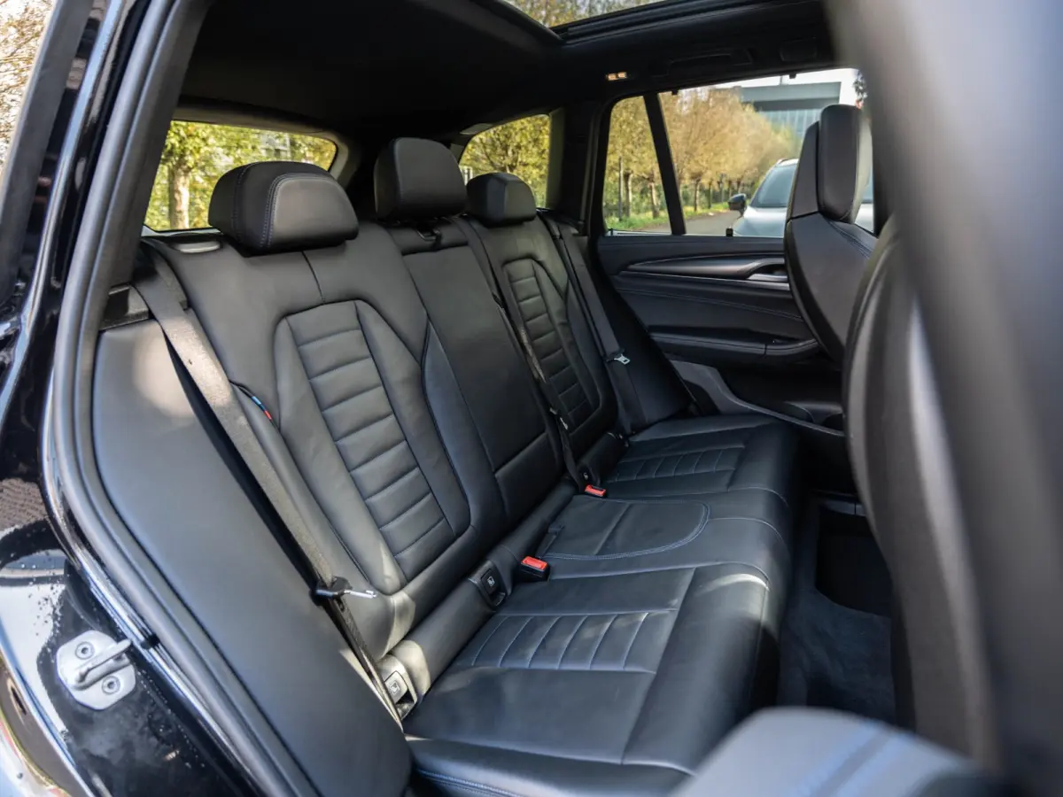 XDrive30e High Executive M Seats/Pano/H&K/Laser/HuD
