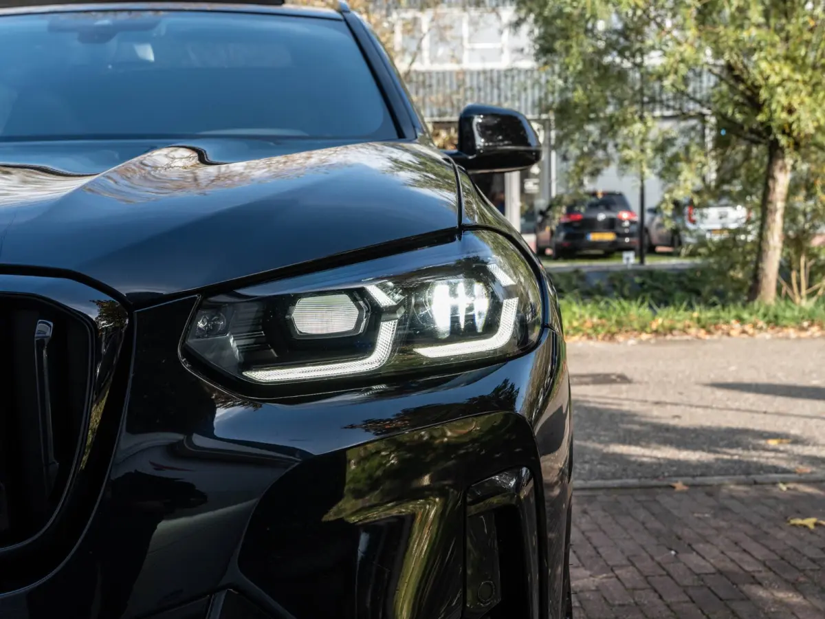 XDrive30e High Executive M Seats/Pano/H&K/Laser/HuD