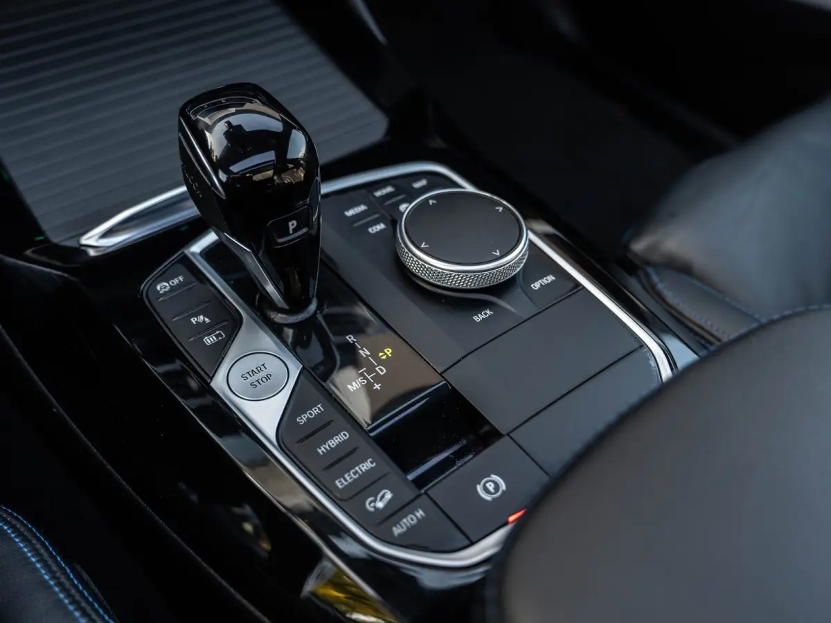 XDrive30e High Executive M Seats/Pano/H&K/Laser/HuD