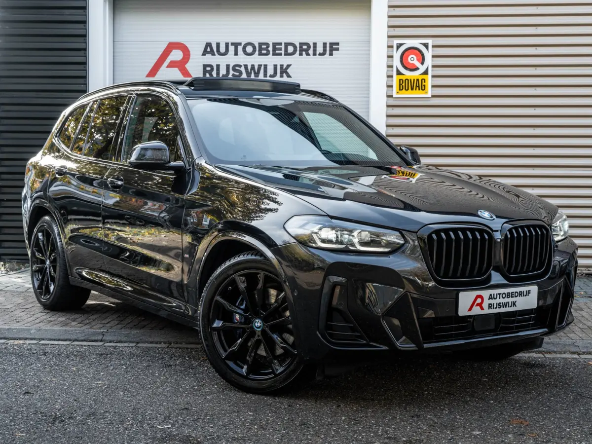 XDrive30e High Executive M Seats/Pano/H&K/Laser/HuD