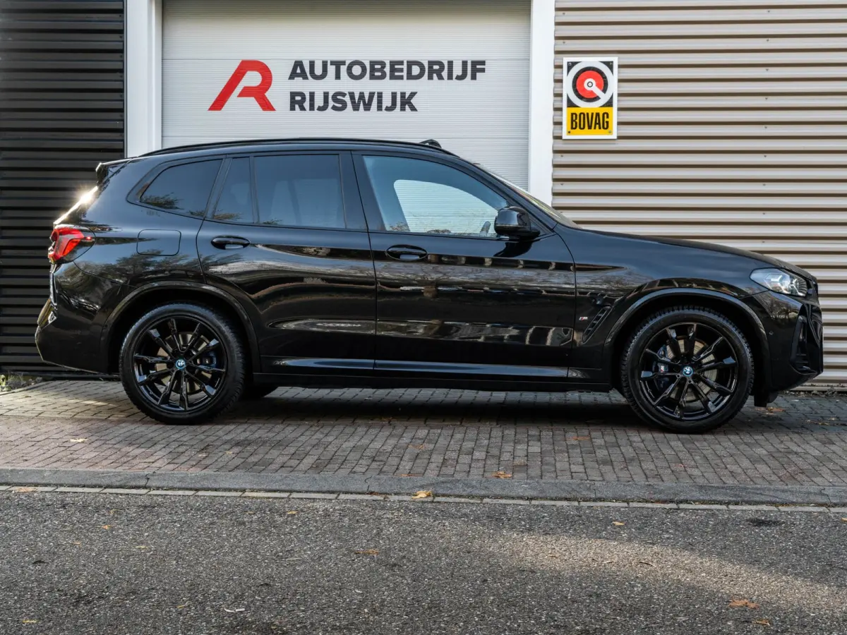 XDrive30e High Executive M Seats/Pano/H&K/Laser/HuD