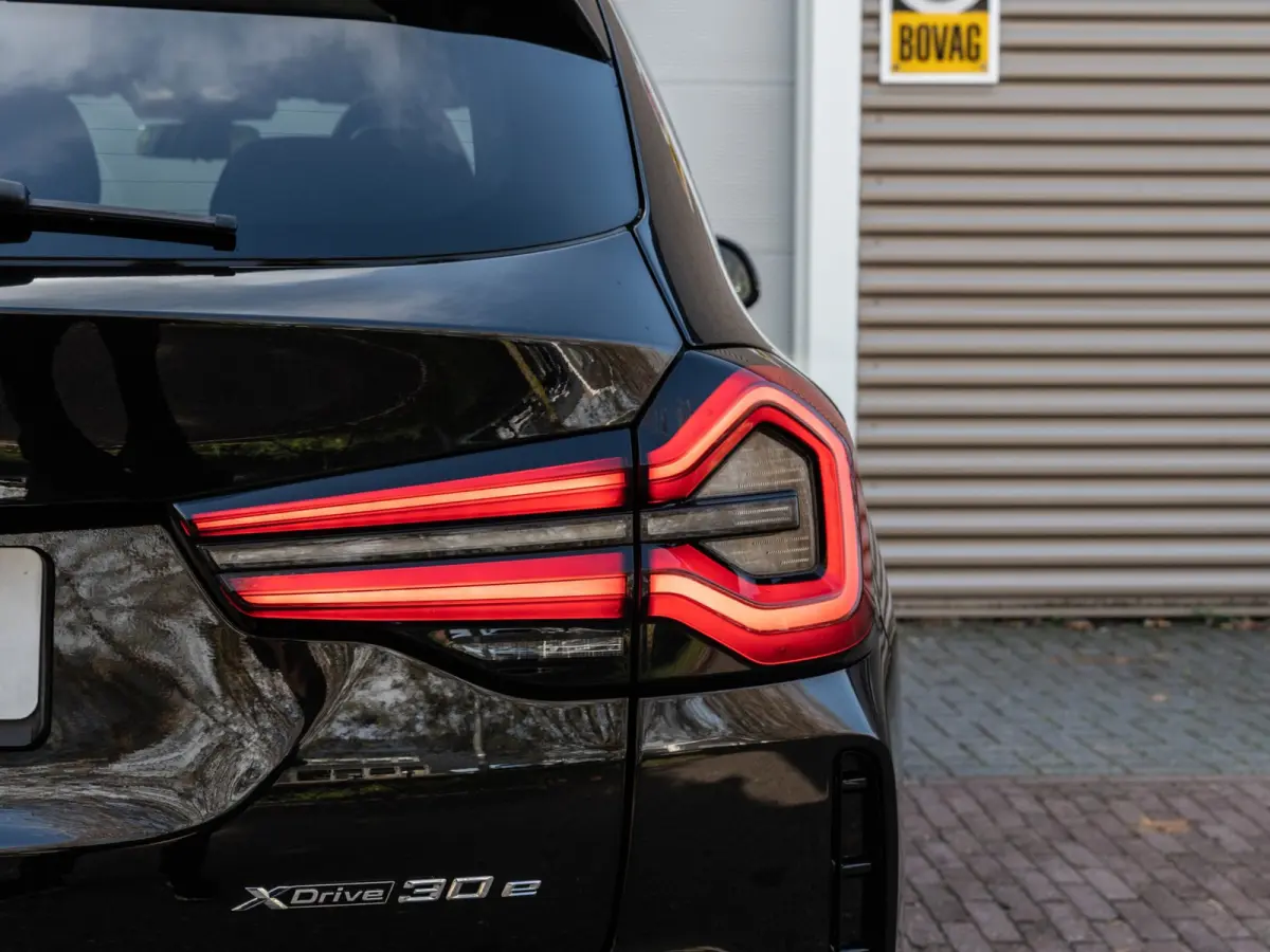 XDrive30e High Executive M Seats/Pano/H&K/Laser/HuD