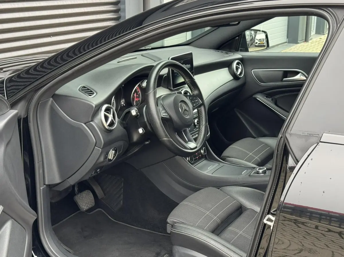 180 AMG | CarPlay | AUT | Night | Stoelverwarming