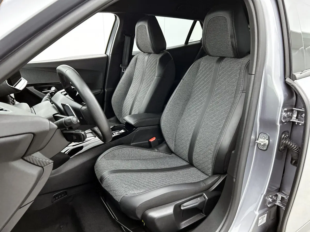 SUV Allure Hybrid 145pk Automaat | Navigatie | 360° Camera | Climate Control | Adaptieve Cruise Control | Parkeersensoren v+a | Dodehoeksensor | Draadloze Apple Carplay / Android Auto | Dig