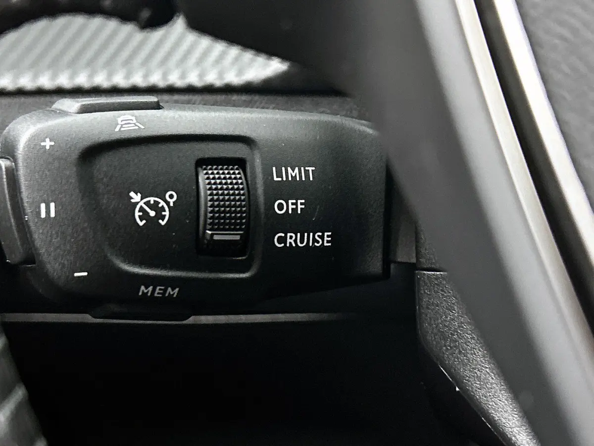 SUV Allure Hybrid 145pk Automaat | Navigatie | 360° Camera | Climate Control | Adaptieve Cruise Control | Parkeersensoren v+a | Dodehoeksensor | Draadloze Apple Carplay / Android Auto | Dig