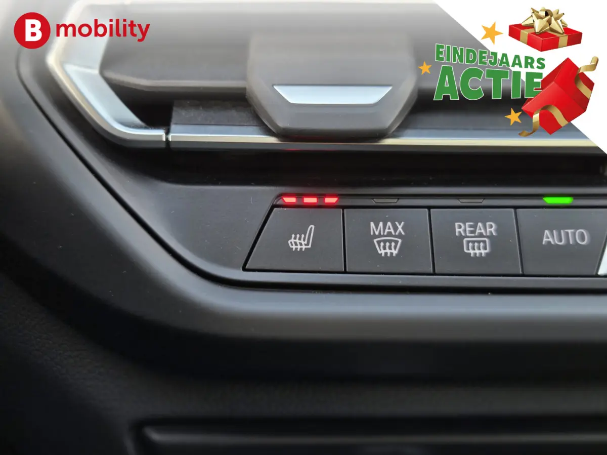 120i High Executive M-Sport Panoramadak M-Stoelen NL Auto! | Achteruitrijcamera | Hifi | Leer | DAB | Stuur/Stoelverwarming