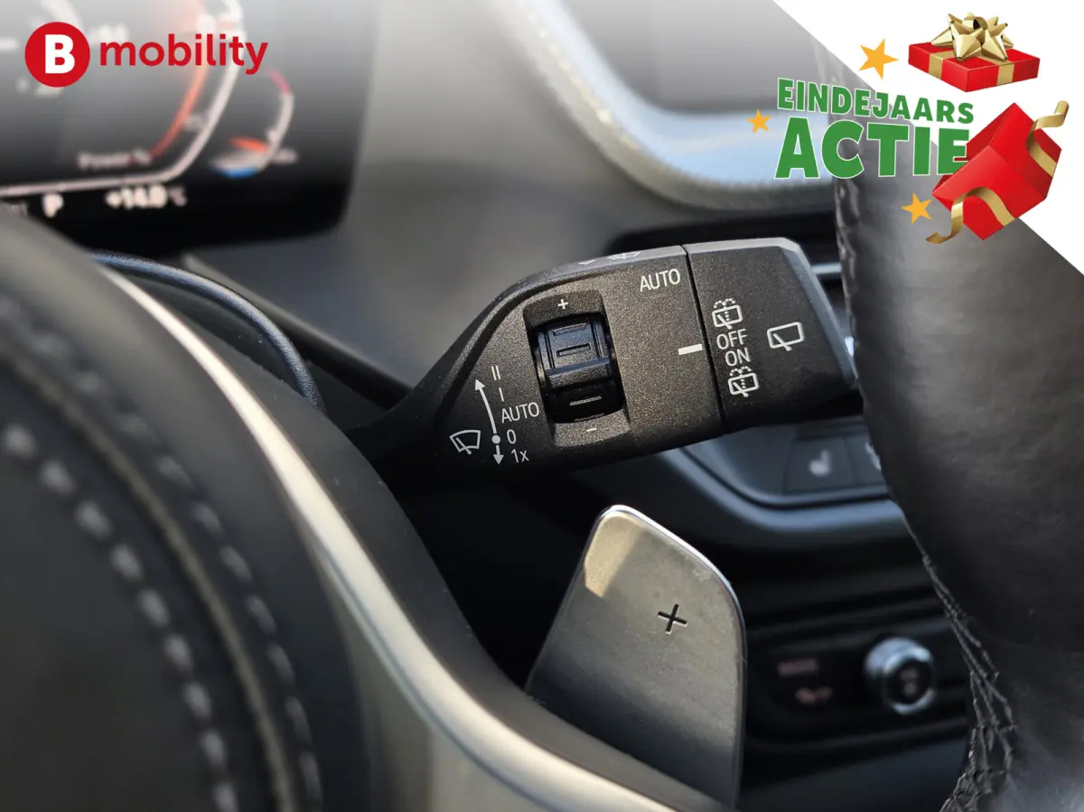 120i High Executive M-Sport Panoramadak M-Stoelen NL Auto! | Achteruitrijcamera | Hifi | Leer | DAB | Stuur/Stoelverwarming